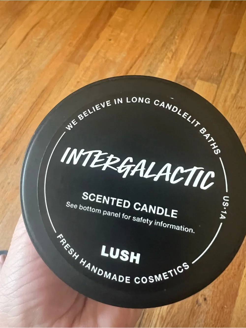 Lush Intergalactic Scented Single Wick Candle in Reusable Tin with Lid 7 Oz NEW